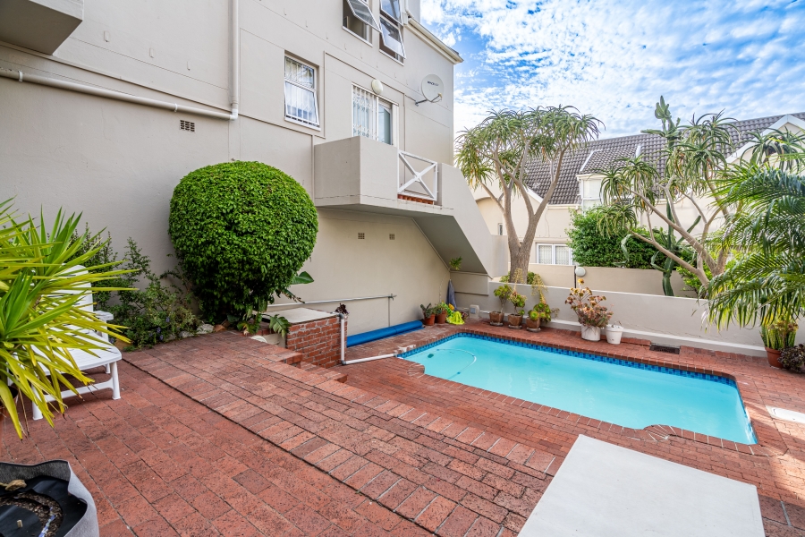 2 Bedroom Property for Sale in Sea Point Western Cape